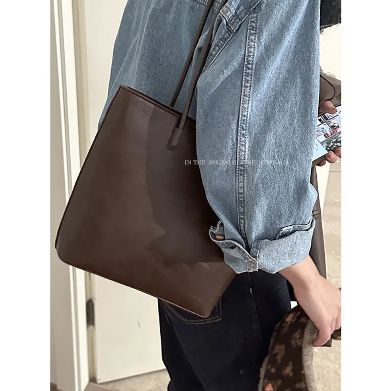 Korean Style Light Luxury High-End Commuter Bag Autumn Winter 2023 New Popular Retro Large Capacity Tote Bag Simple Shoulder Bag