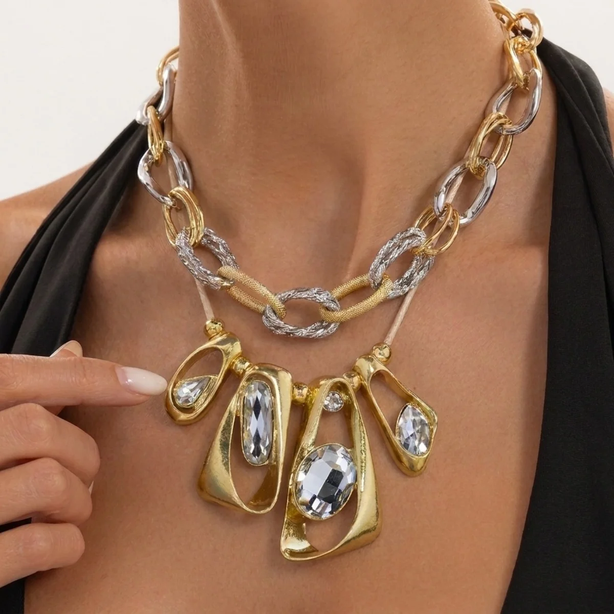 Punk Statement Rhinestone Geometric Pendant Necklace For Women Men Chunky Chain Hollow Irregular Rectangle Latin Style Choker