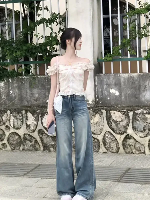 ユニークな花柄ショートスタイルファッショナブルなウエストVネックパフスリーブワンショルダースイート＆スパイシートップシャツ