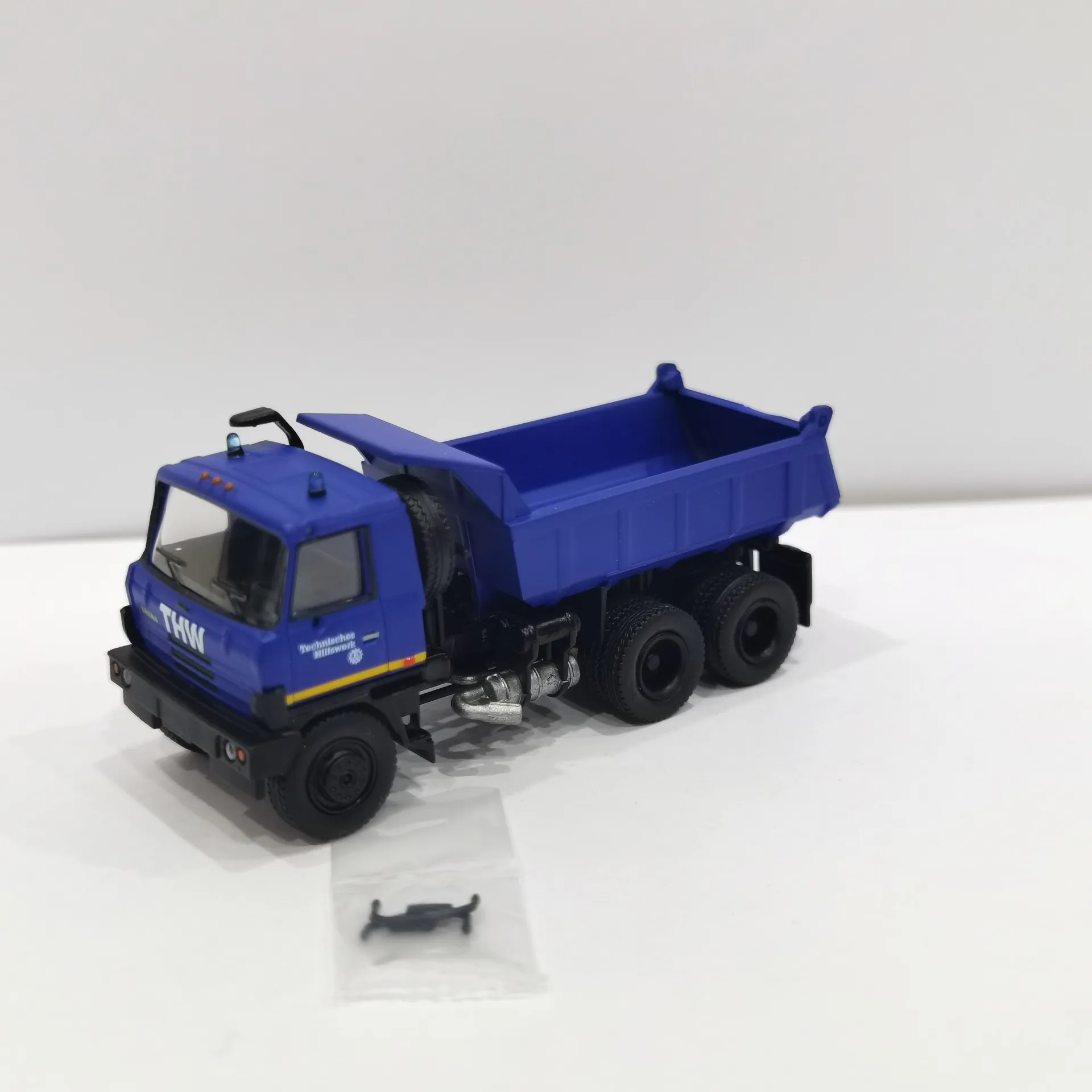 

Diecast BREKINA HO 1/87 Scale Tatra 815 Kipper Too Drag Dump Truck Plastic Material Car Model Collectible Toy Gift Souvenir