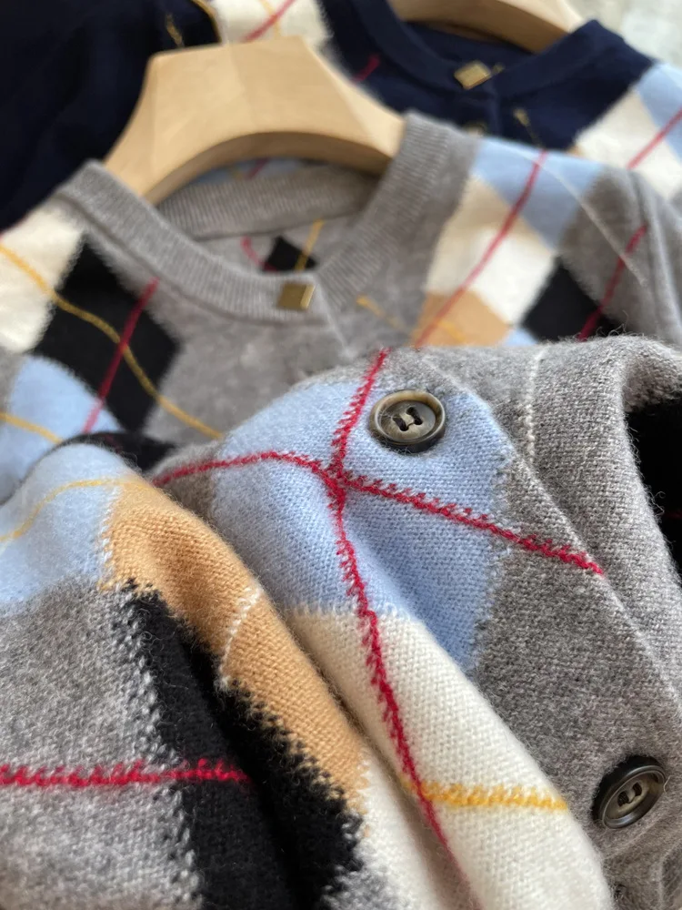 المرأة الرجعية المعين سترة مشغولة من الصوف سترة الصوف الخالص طاقم الرقبة طويلة الأكمام النمط الأكاديمي خزانة عصرية 3K