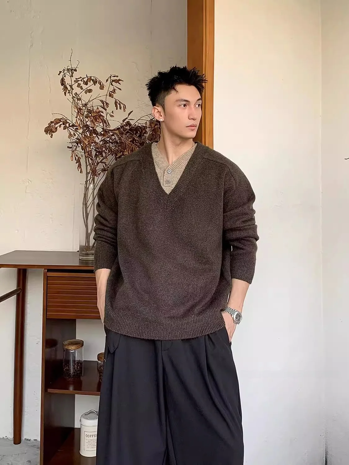 

Новый мужской вязаный свитер из смесовой шерсти с V-образным вырезом на осень-зиму, повседневный, свободный крой, длинный рукав, удобный, дышащий, эластичный