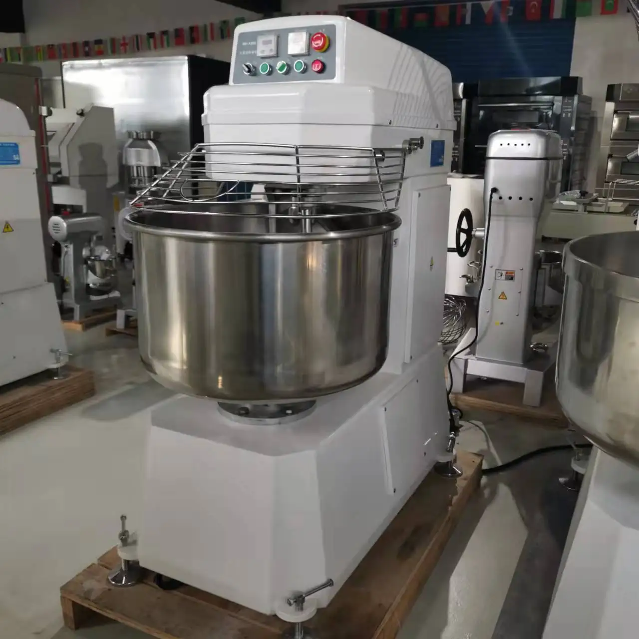 Commercial Dough Mixer 100kg Pizza Dough Mixer Bread Dough Spiral Mixer For Kitchen Use