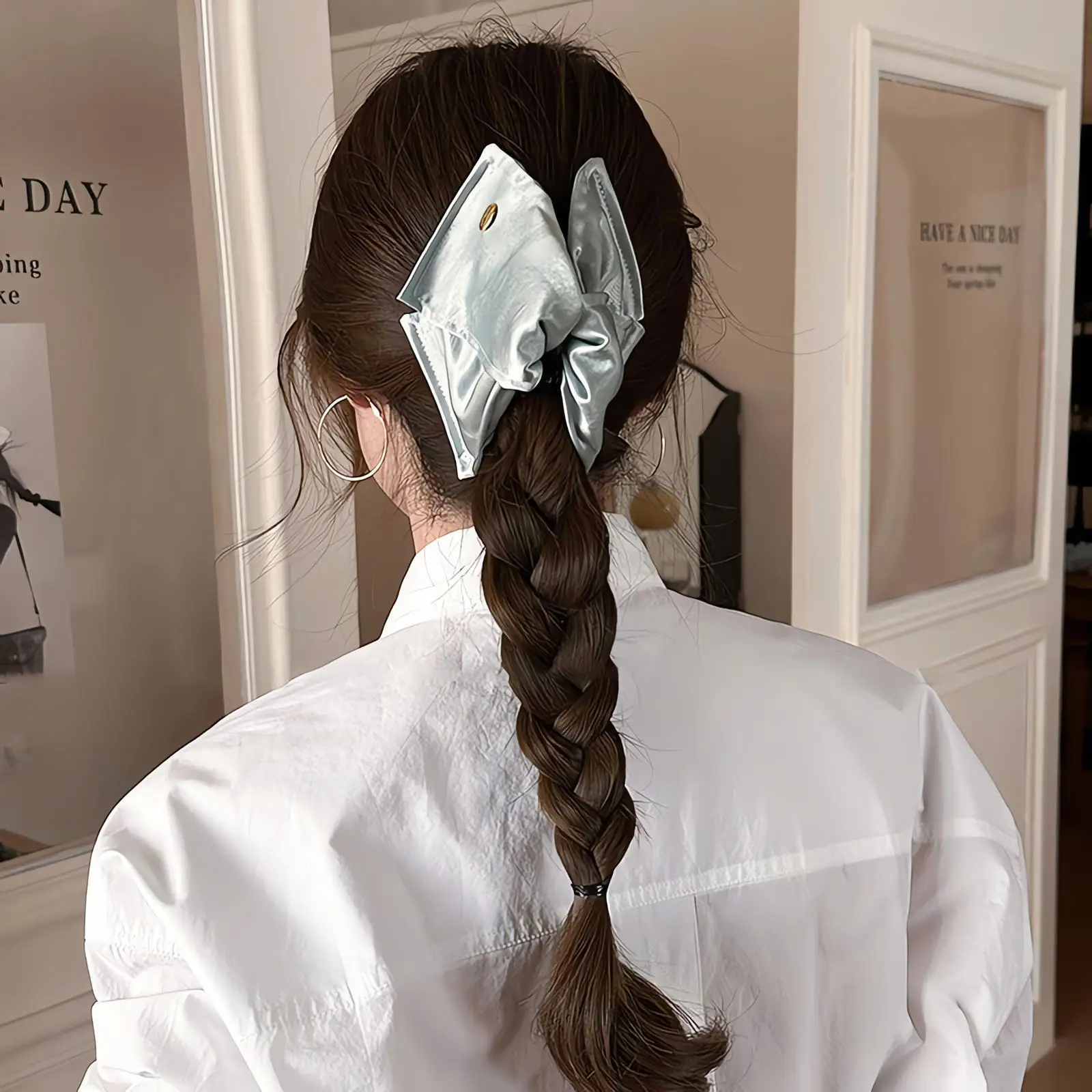 

1 шт. Новая французская атласная треугольная заколка-краб 2026 года для придания объема волосам, для женских причесок на затылке, элегантная и универсальная