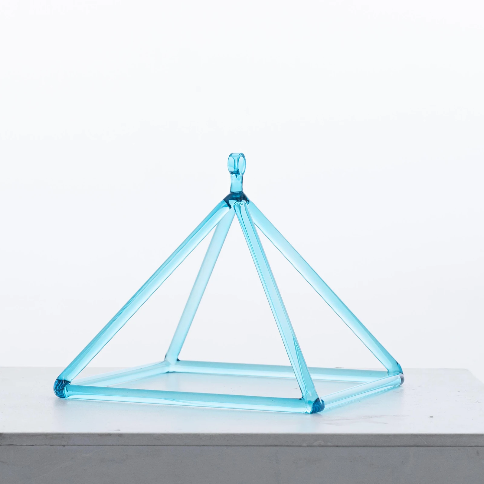 

Hye-eun 3-9inch Blue Clear Crystal Singing Pyramid Musical Instruments Sound Energy Healing Relaxation Yoga Meditation