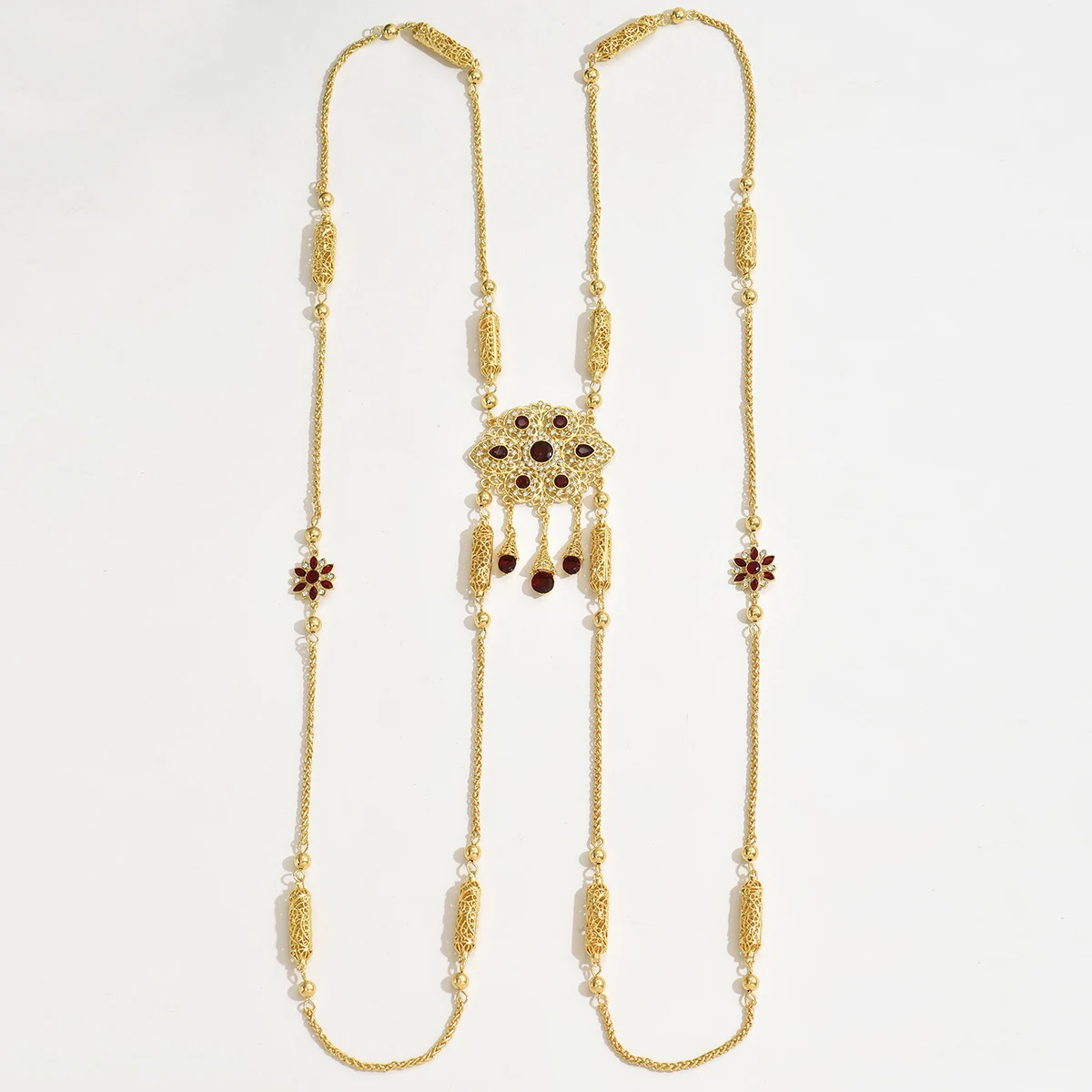 สร้อยคอผู้หญิงสไตล์โมร็อกโกคลาสสิกแบบย้อนยุค ลายดอกไม้ฉลุ สร้อยคล้องไหล่สำหรับงานแต่งงาน