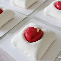 Love Pillow Shaped Silicone Cake Molds Chocolate Mousse Baking Tray French Dessert Baking Moulds Cake Decorating Gadgets