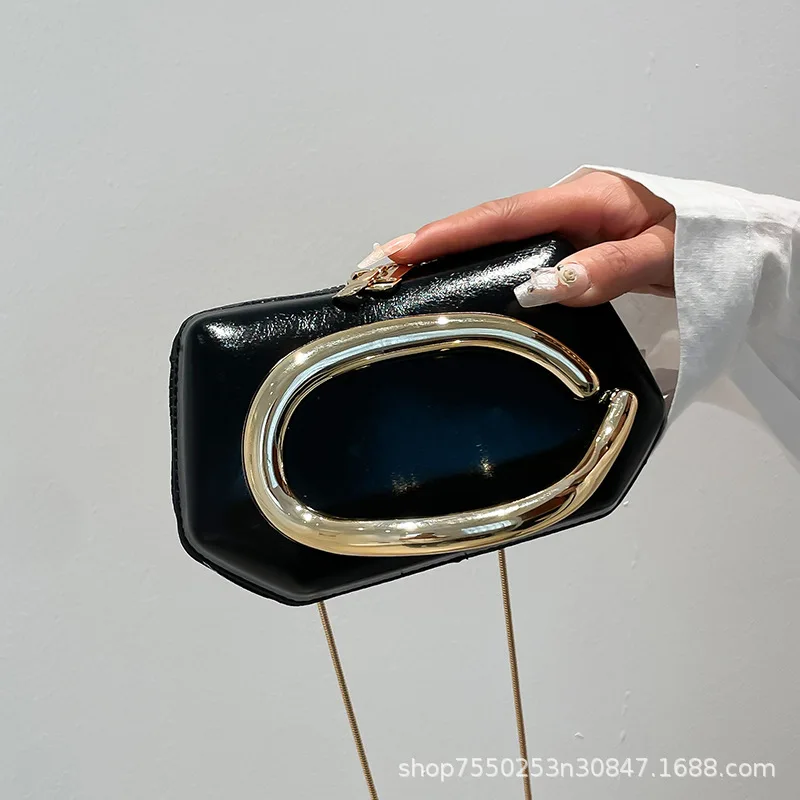 

Zipper Box Evening Bag for Women, Fashion Chain Shoulder Clutch, Unique Wristlet Crossbody Purse, Retro Party Handbag