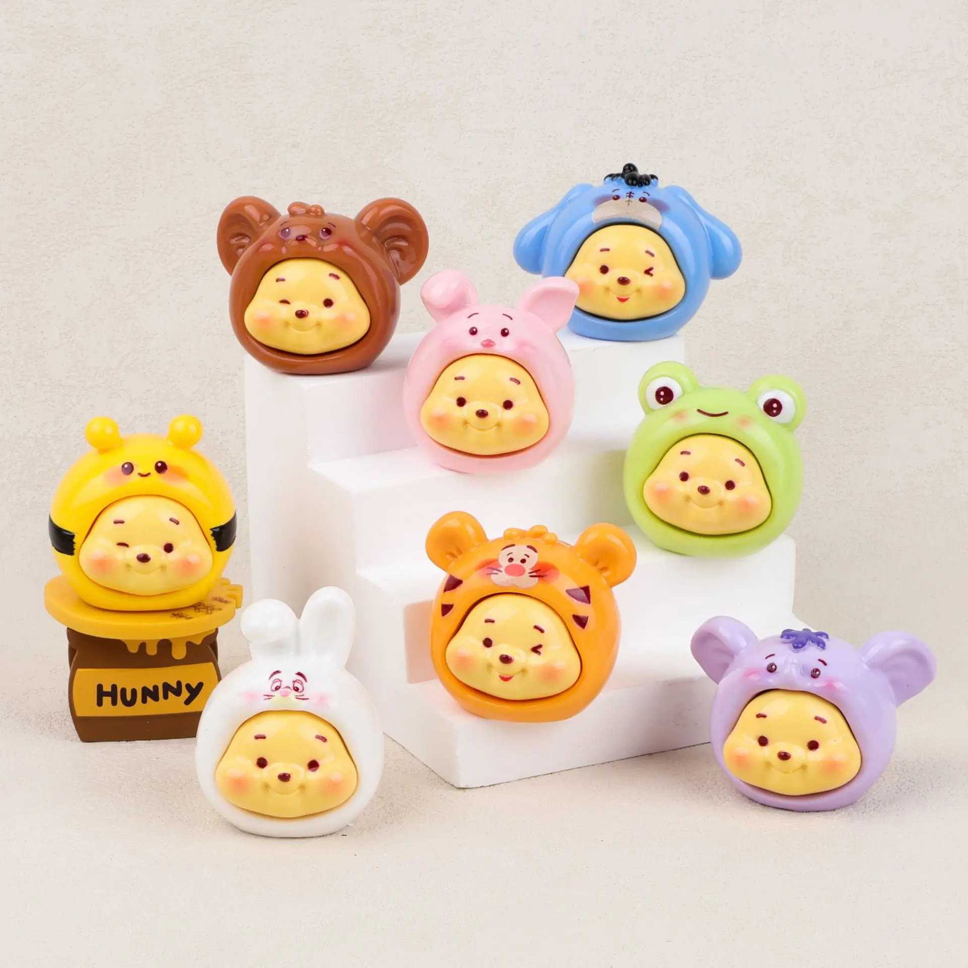 

Vinnie Pupu Cute Particle Resin Cartoon DIY Keychain Hanging Piece Desktop Small Decoration Item