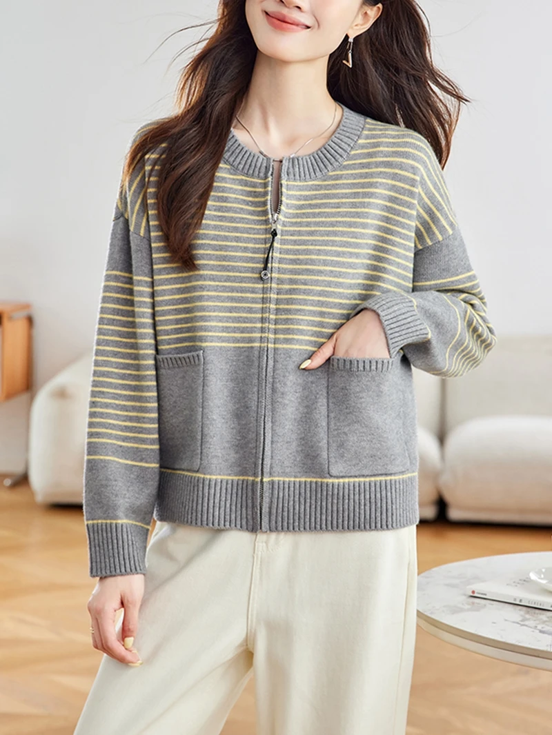 

Striped Long-sleeved Sweater for Women, 2025 New Style Slimming Round Neck Knitted Cardigan