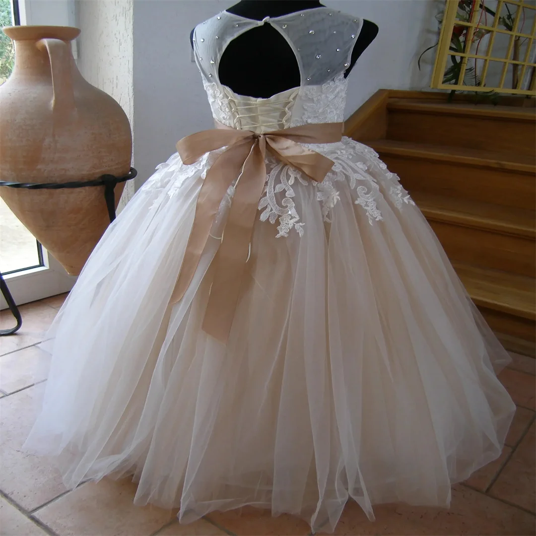 Abiti da ragazza di fiore in pizzo con fiocco da sposa Appliques Abiti da prima comunione Eleganti per bambina Abito da ballo per servizio fotografico Principessa