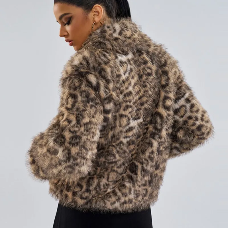 ملابس خارجية معاطف قطيفة دافئة من الفرو الصناعي ملابس علوية ليوبارد 2025 سترة نسائية شتوية بتصميم عتيق وأكمام طويلة من الصوف الصناعي #6