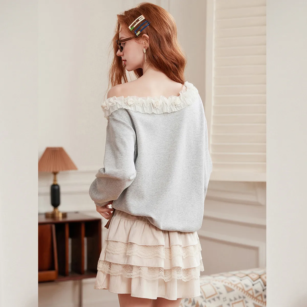 LOUIS YAO Sloping Shoulder One Neck Design Pullover 2025 Autumn Gentle Contrasting Color Lace Micro Elastic Sweatshirts