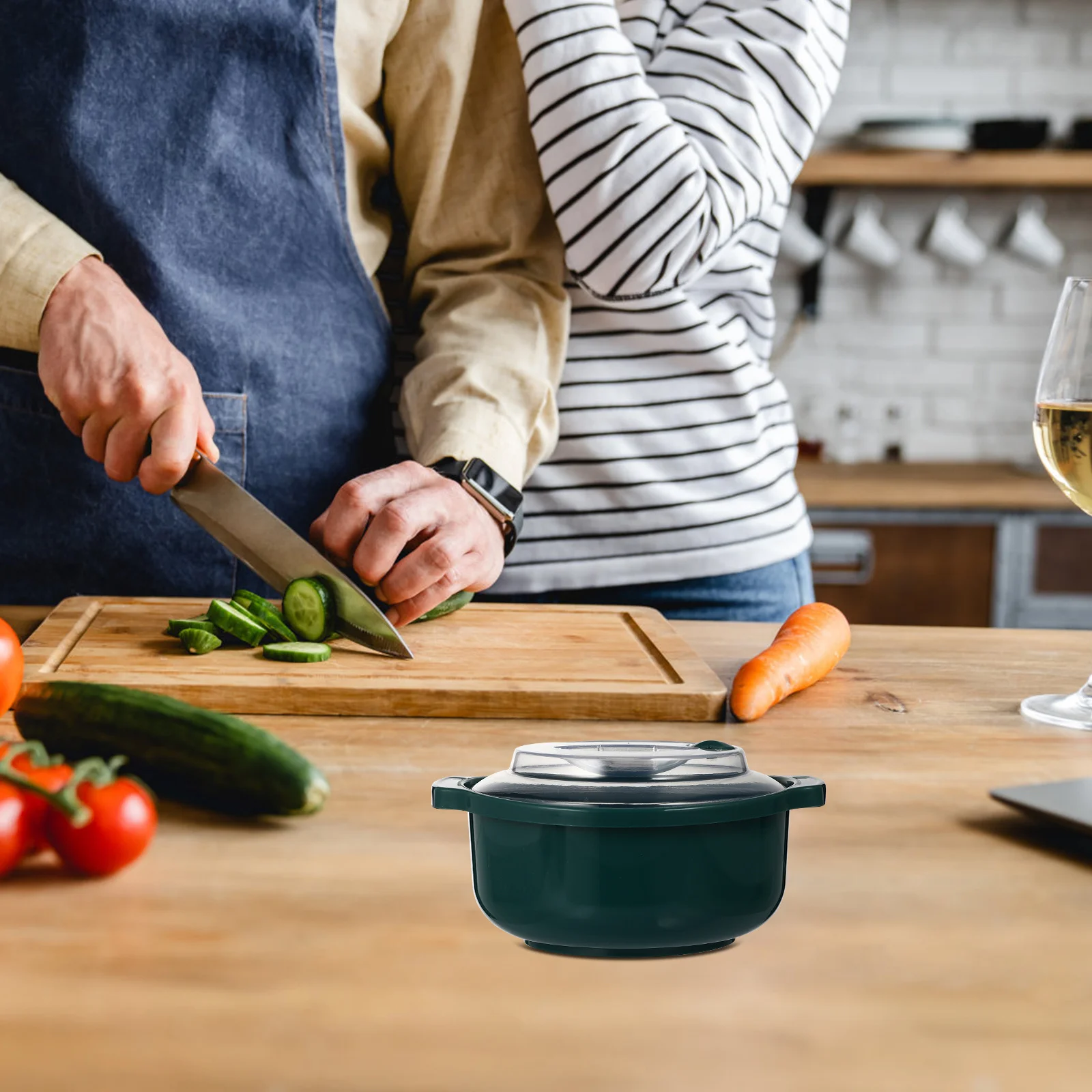 

Large Plastic Food Serving Bowl with Lid Soup Cereal Rice Noodle Storage Container Household Kitchen Tableware Salad Bowl