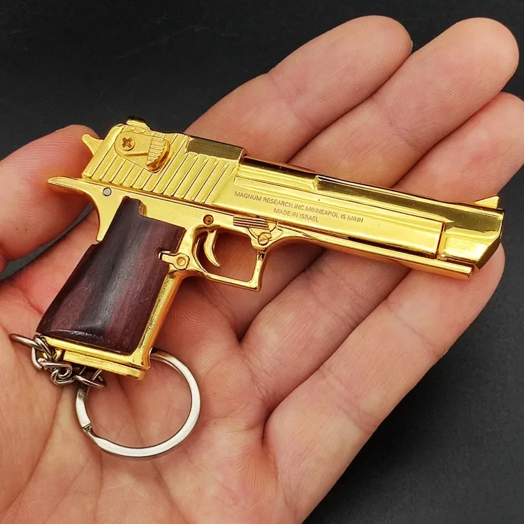 1:3 Solid Wood Handle Gold Desert Eagle Metal Gun Model Keychain Pendant Can Not Shooting Boy Birthday Gifts