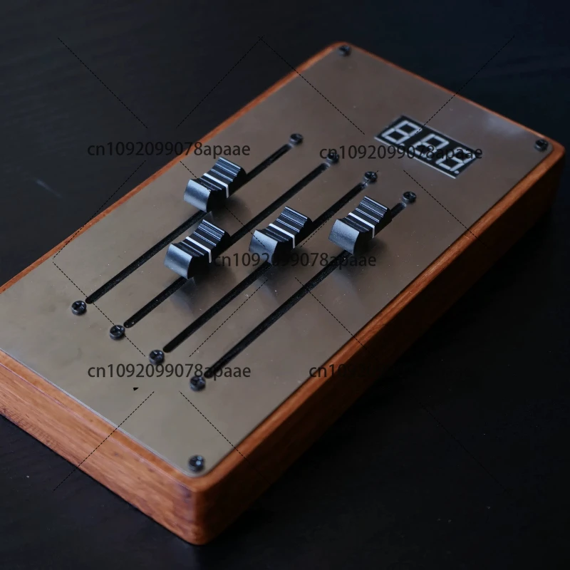 EM-4 Controlador MIDI de 12 canales de cuatro pistas Mezclador automáticamente mapas atenuadores de volumen Consola mezcladora girando página ilimitada