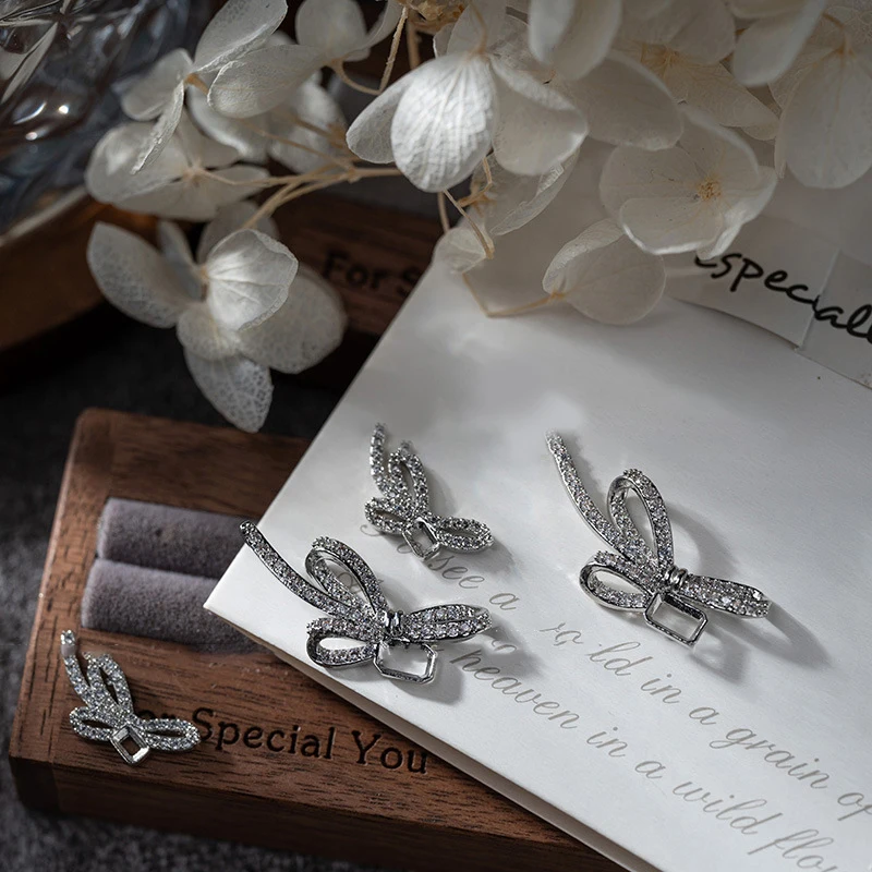 10 pçs diy decoração da arte do prego 3d tira/dourado laço brocas de unhas boca quadrada pode ser definido com diamantes para manicure design accessi