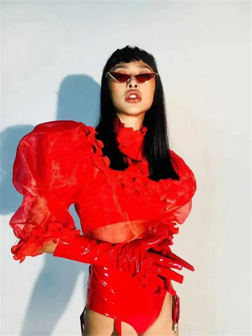 새로운 빨간 가죽 (탑 + 반바지 + 장갑) 세트 재즈 댄스 공연 복장 나이트 클럽 바 여성 가수 선도 댄서 무대 의상 ﻿