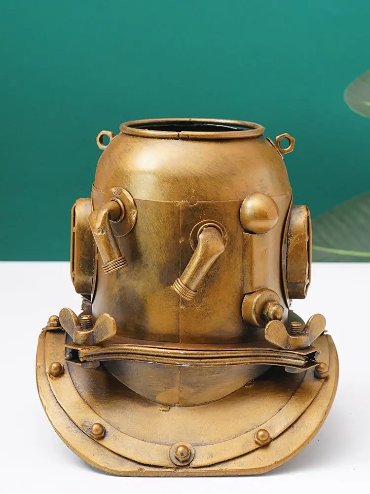 Retro Iron Desktop Ornament Inspired by Industrial Aesthetics Featuring Handcrafted Diving Helmet Design Ideal for Study Spaces