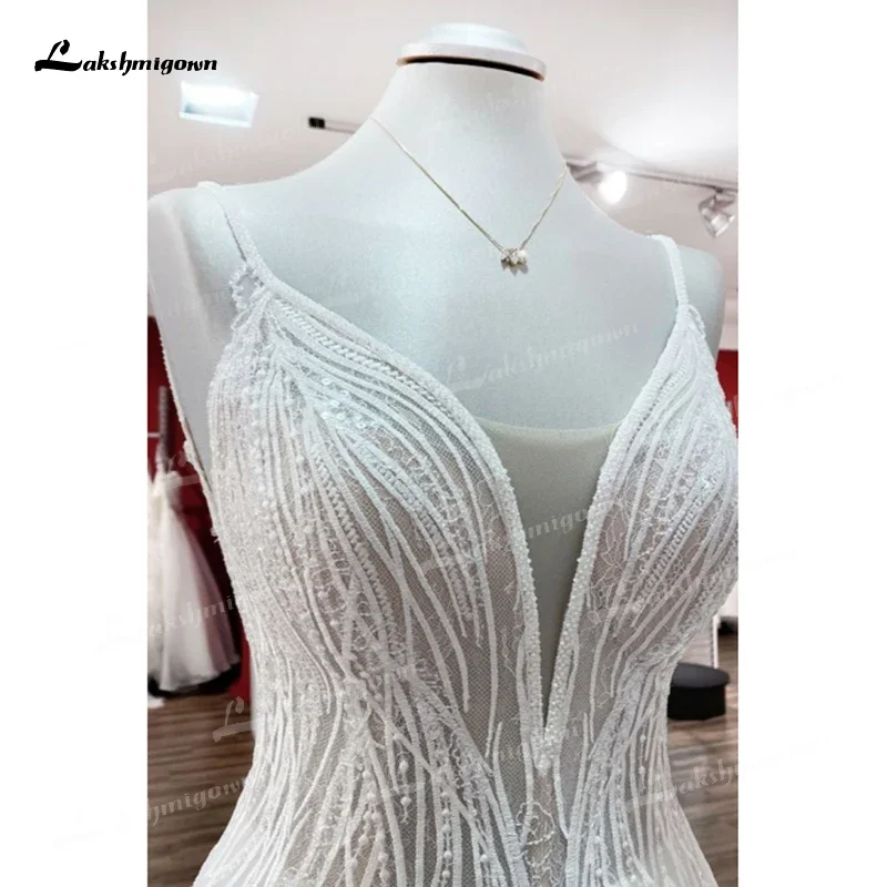 Sexy boho com decote em v sem costas cintas de espaguete renda a linha vestidos de casamento rede vestidos de noiva varredura sem mangas vestido de noiva