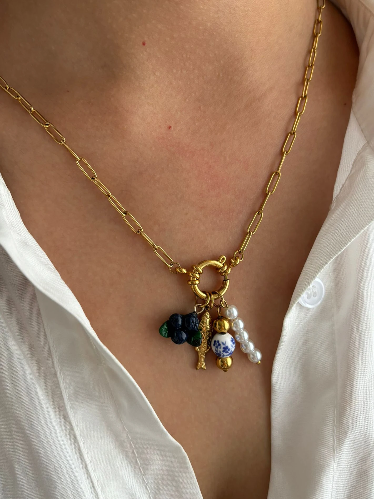 GHIDBK Statement Trendy Imitation Pearl Grape Blueberry Shell Pendant Necklace for Women Stainless Steel Creative Accessories