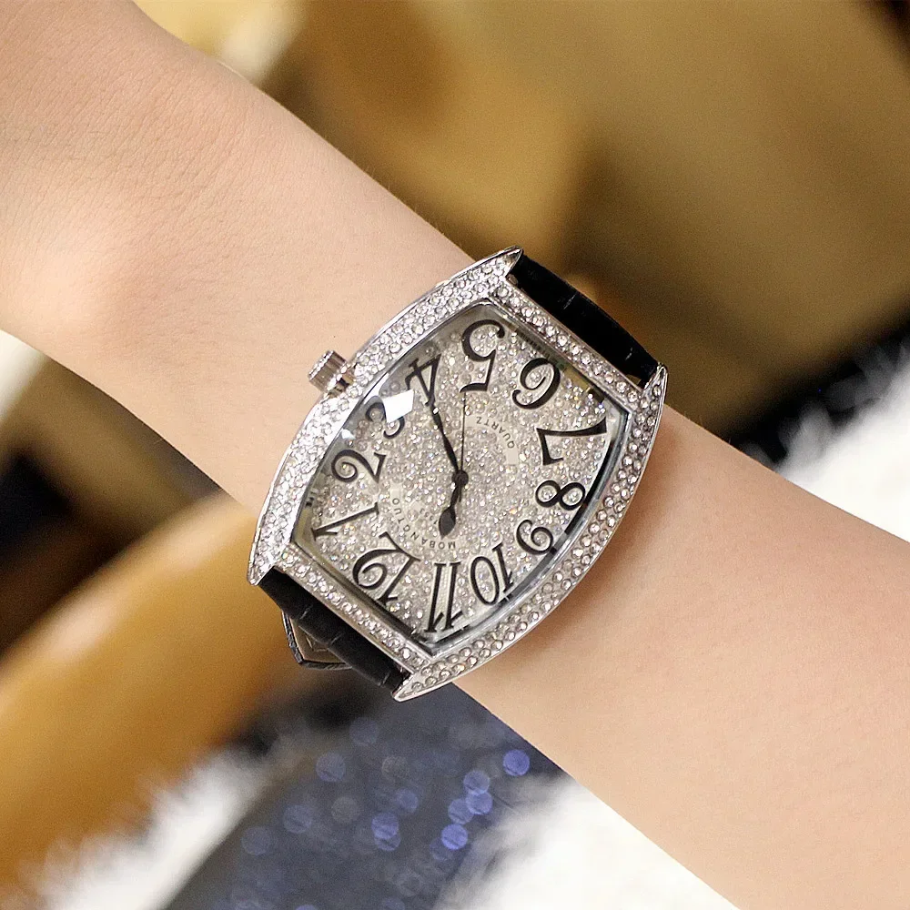 Mobangtuo Men Quartz Watch Reloj Classic Tonneau Dial Diamond Inlay Hip Hop Man Watches Male Luxury Genuine Leather Wristwatch