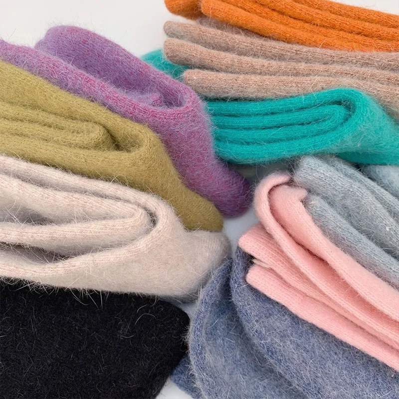 Chaussettes chaudes en fausse fourrure pour femmes, chaussettes d'hiver en poils de lapin Angora, couleur unie, épaisses, en laine de lapin