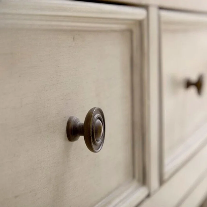 سلسلة الملكة، خزانة جانبية من خشب البلوط الأبيض القديم، خزانة النبيذ المنحوتة من الخشب الصلب