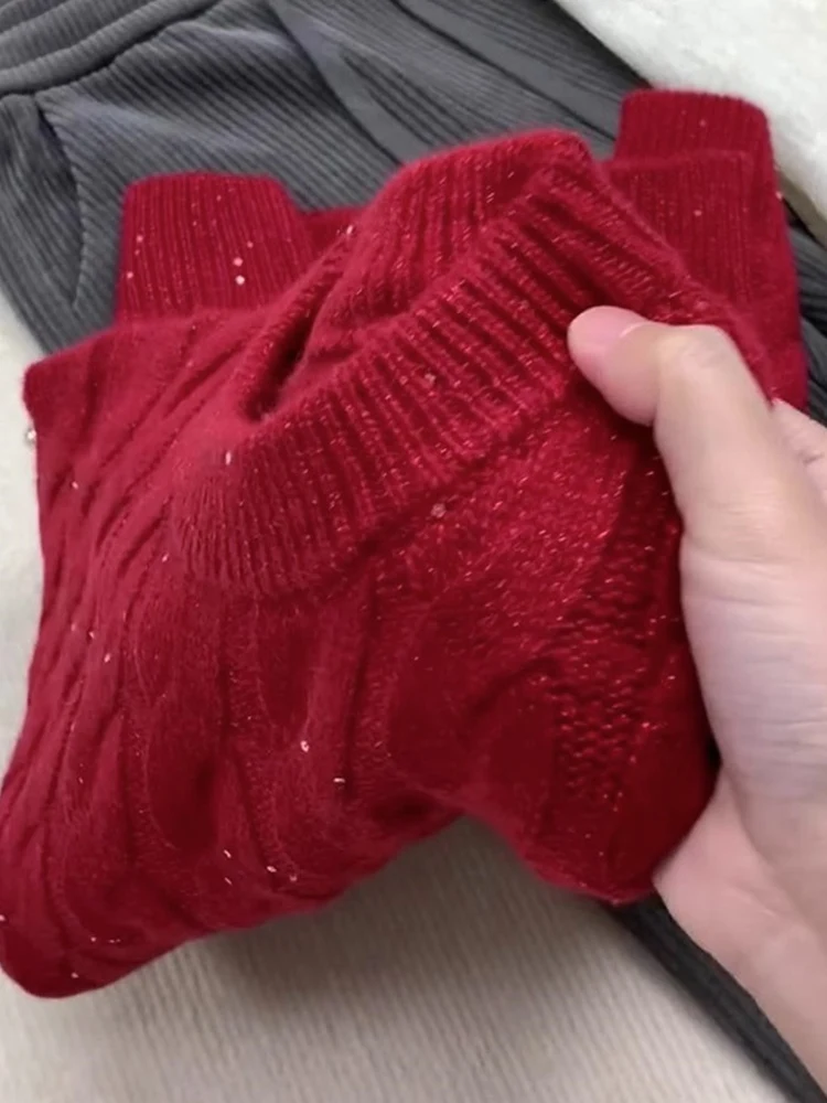 سترة صوفية دافئة ومريحة بتصميم ملتوي أحمر مع ترتر لامع للخريف والشتاء، أزياء نسائية بمقاسات كبيرة وأسلوب عملي