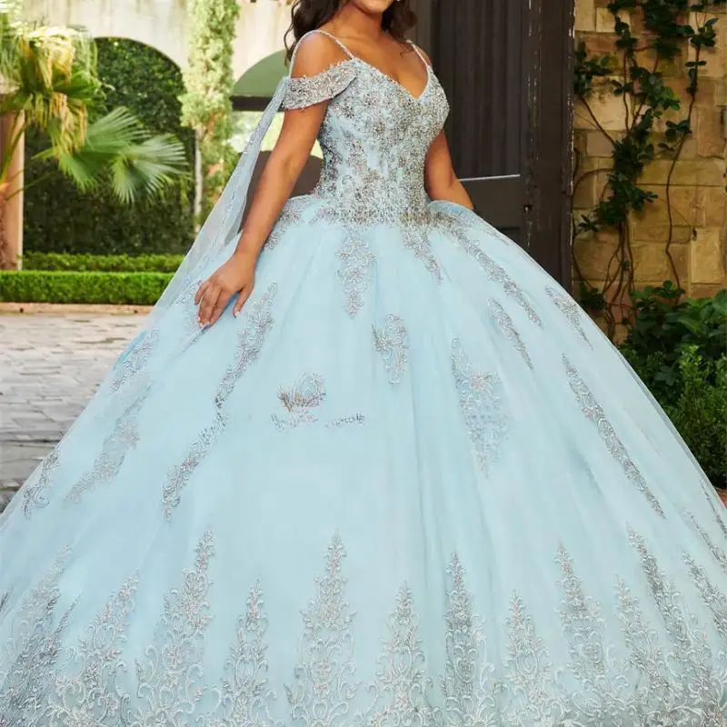 

Блестящие небесно-голубые блестящие платья для Quinceanera с накидкой, бальное платье с мексиканскими бусинами, аппликациями, кристаллами, милые платья 16 15