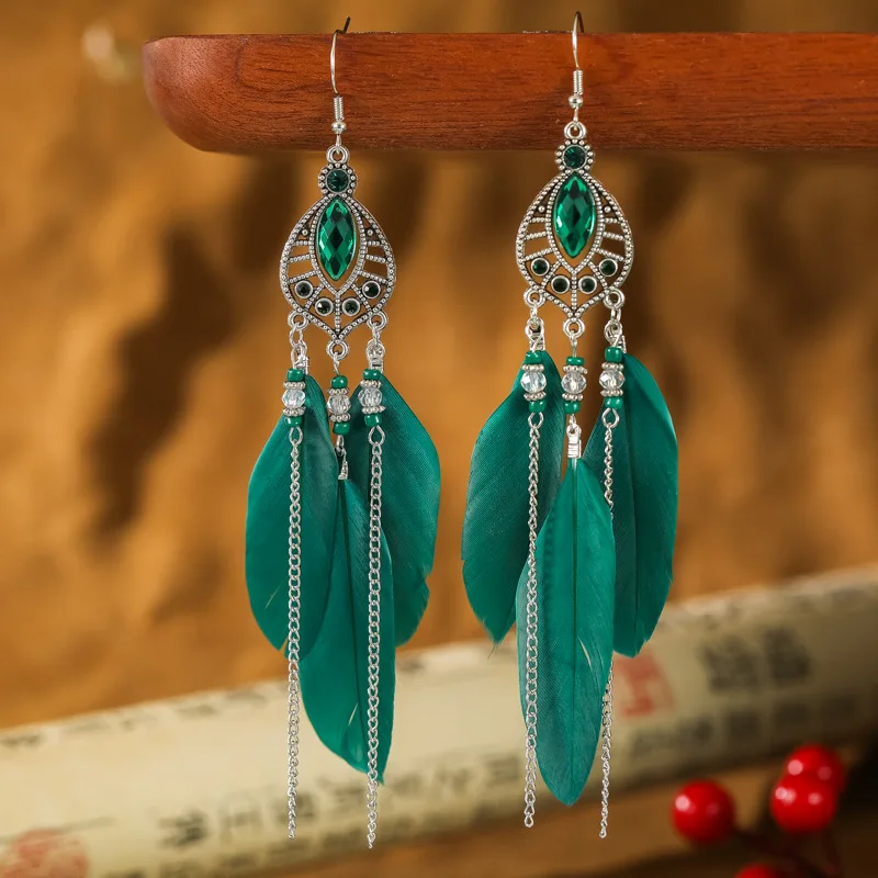 Bohemian Water Drop Feather Earrings for Women Fashion Elegant Fresh Rhinstone Chain Tassel Earrings Party Vacation Jewelry