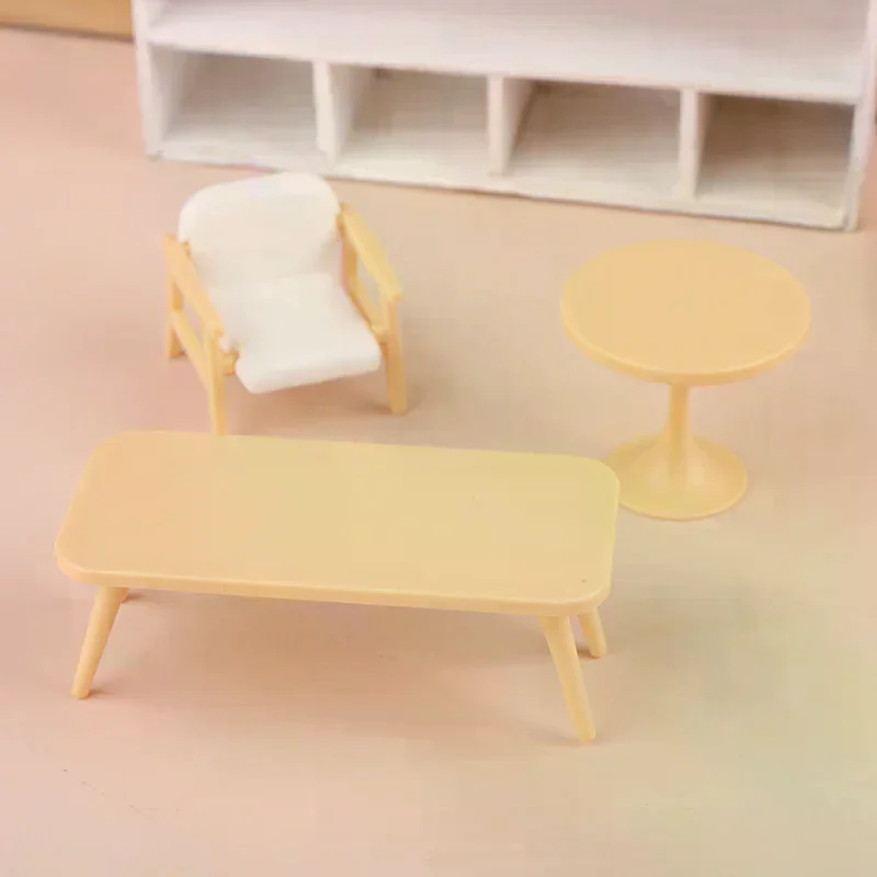 Conjunto de mesa de chá, sofá e cadeiras em miniatura em escala 1/12 para decoração e acessórios de casa de bonecas