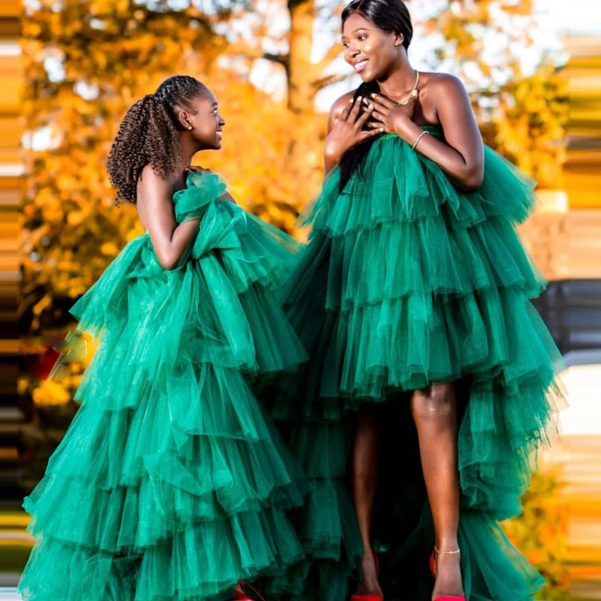 

Green High Low Prom Dresses Strapless Tulle Tiered A Line Evening Gowns Birthday Party Dress Floor Length Formal Party Dress