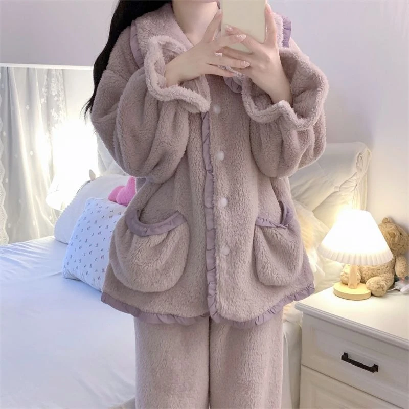 

Wintertime Thickened Coral Velvet Pajamas Female Sweet Cute Doll Collar Two-piece Cardigan Can Be Worn Outside A Loungewear Set