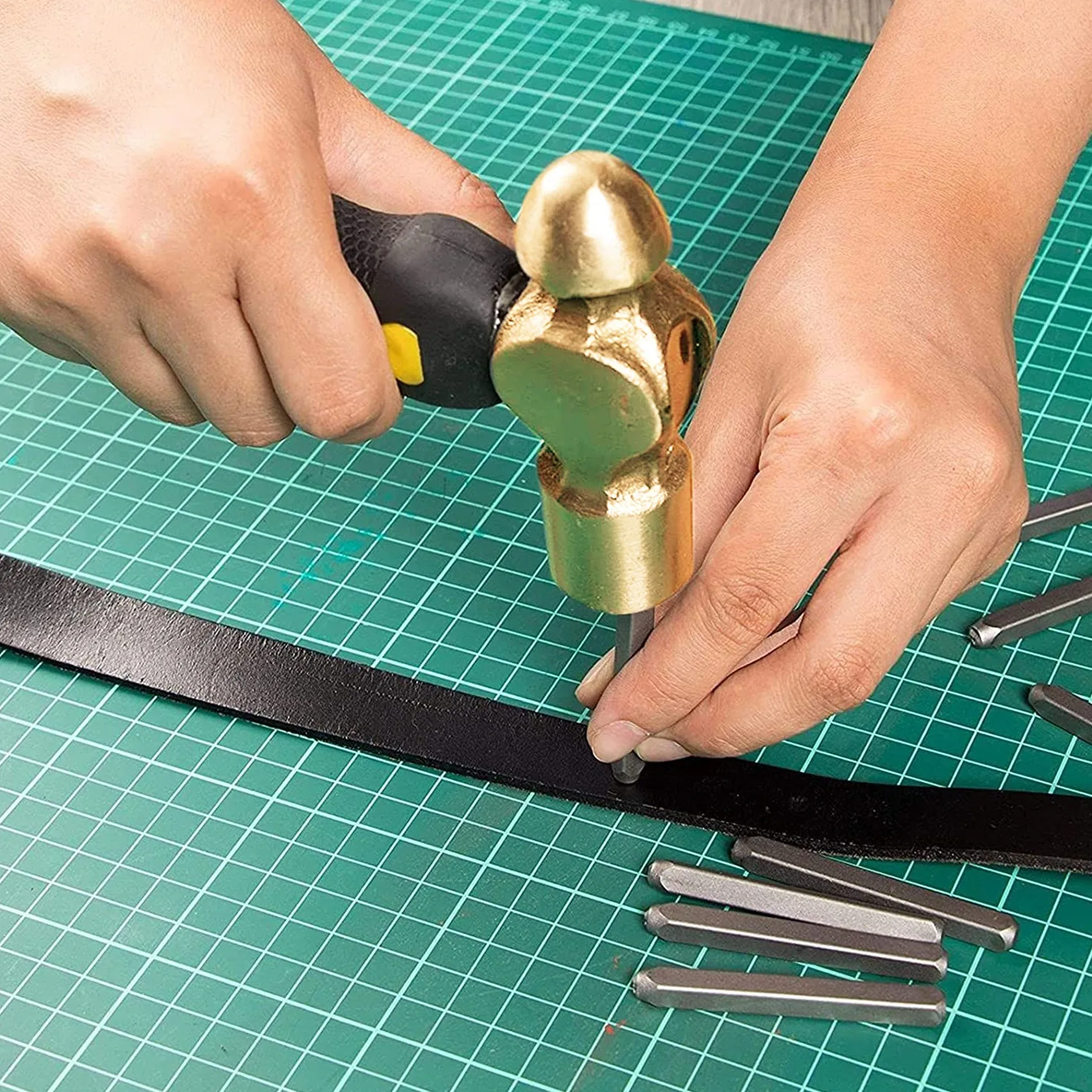 AA26P 1Lb marteau d'estampage en métal en laiton têtes de maillet Double face marteau en laiton avec enclume de fer pour bricolage artisanat artisanat fabrication de bijoux