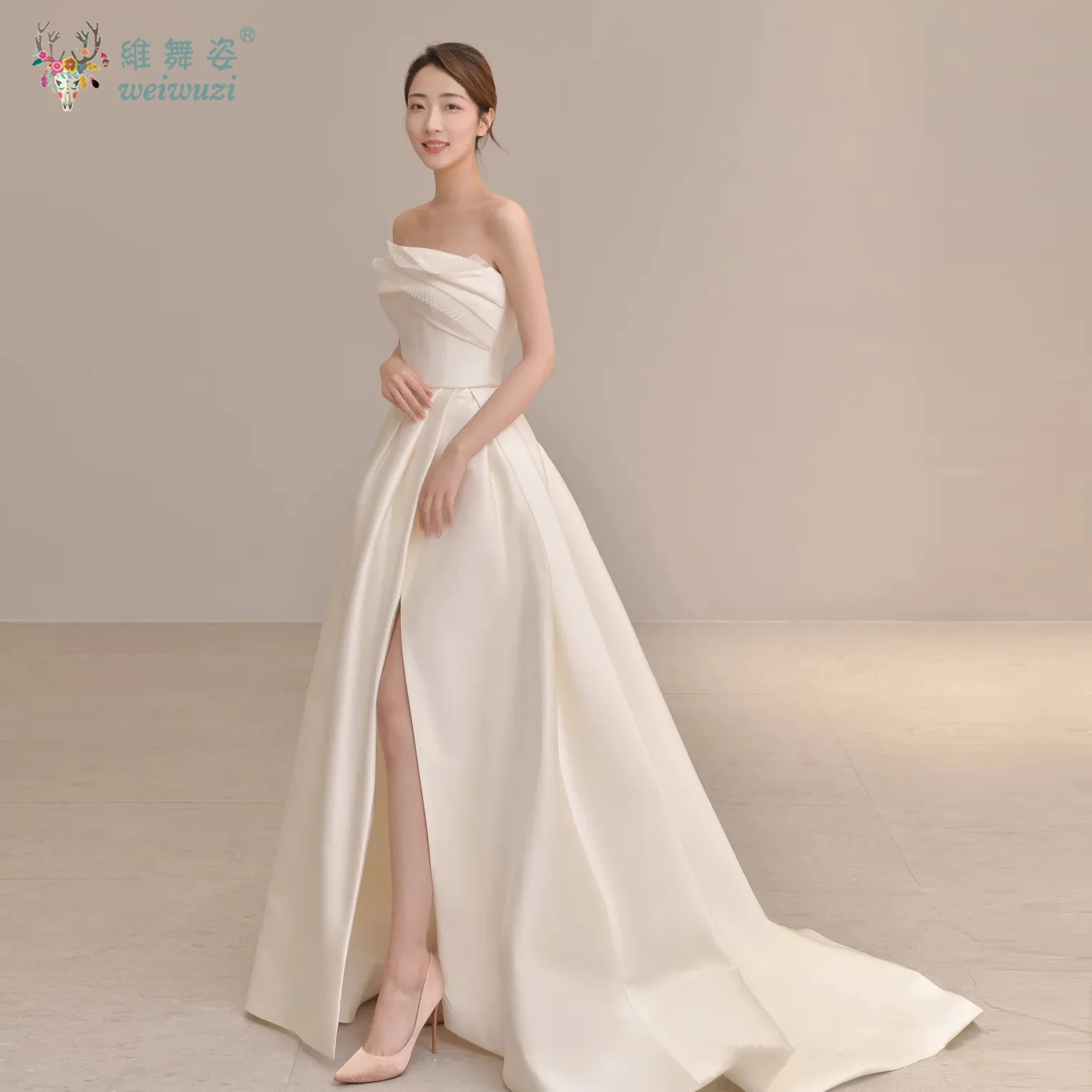 Vestidos de novia de satén blanco de lujo de estilo francés para novia, vestido de novia elegante sencillo sin tirantes sin mangas para banquete