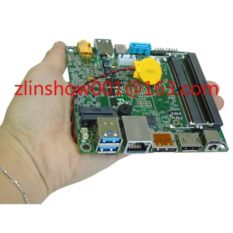 Portable 7th Generation i3 i5 Mini NUC PC Motherboard 10x10CM Skylake Mini DP 1HDMI Type-C 3.0 and 2 DDR4 32GB RAM