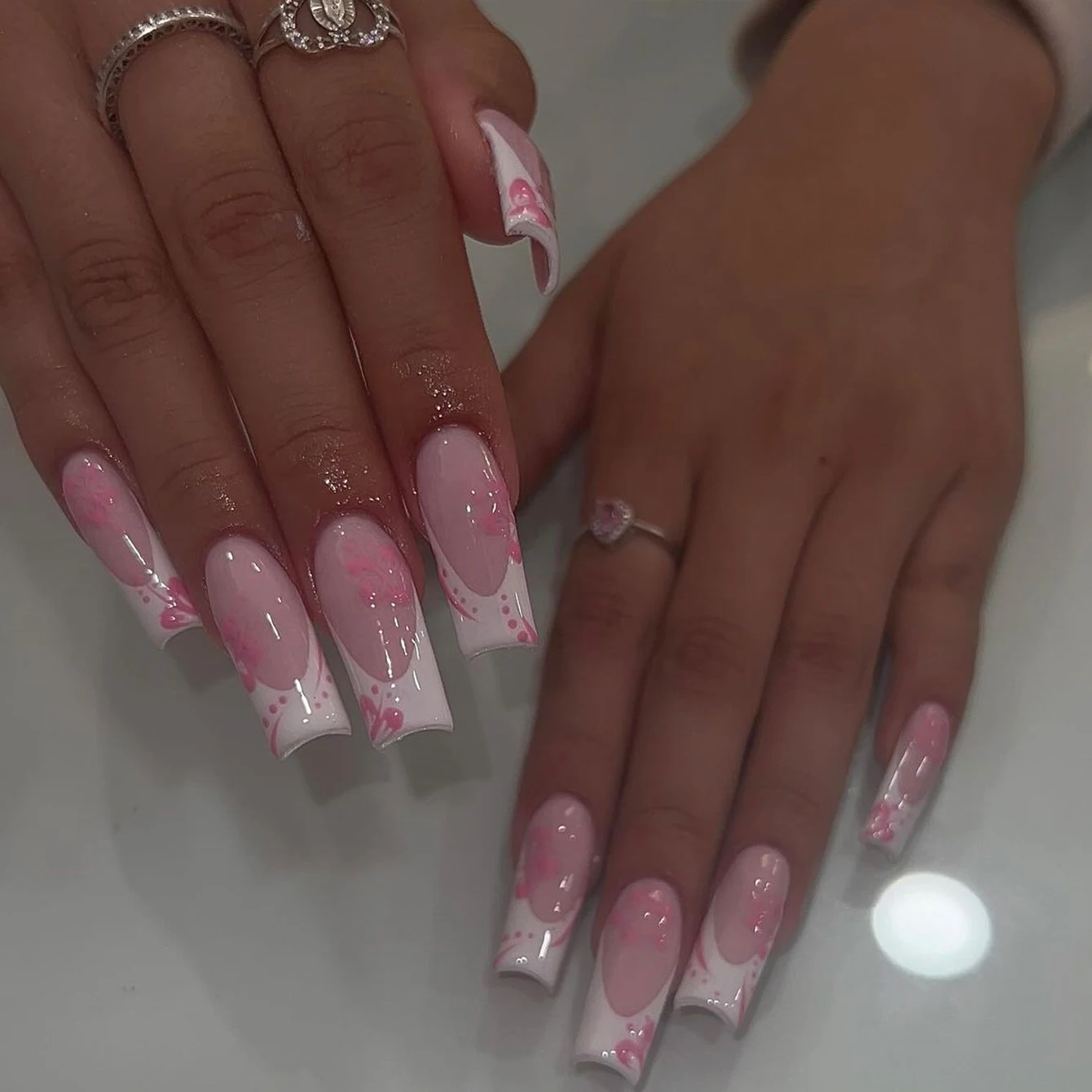 24 pçs longo quadrado padrão floral unhas falsas destacáveis e reutilizáveis geléia cola 1pc empurrador de cutícula adequado para meninas e mulheres