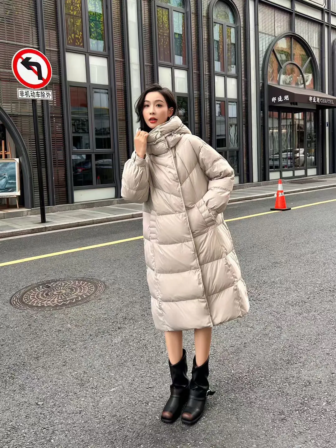 2025 moda europeia jaqueta feminina para deslocamento com capuz tubo reto jaqueta de penas de ganso