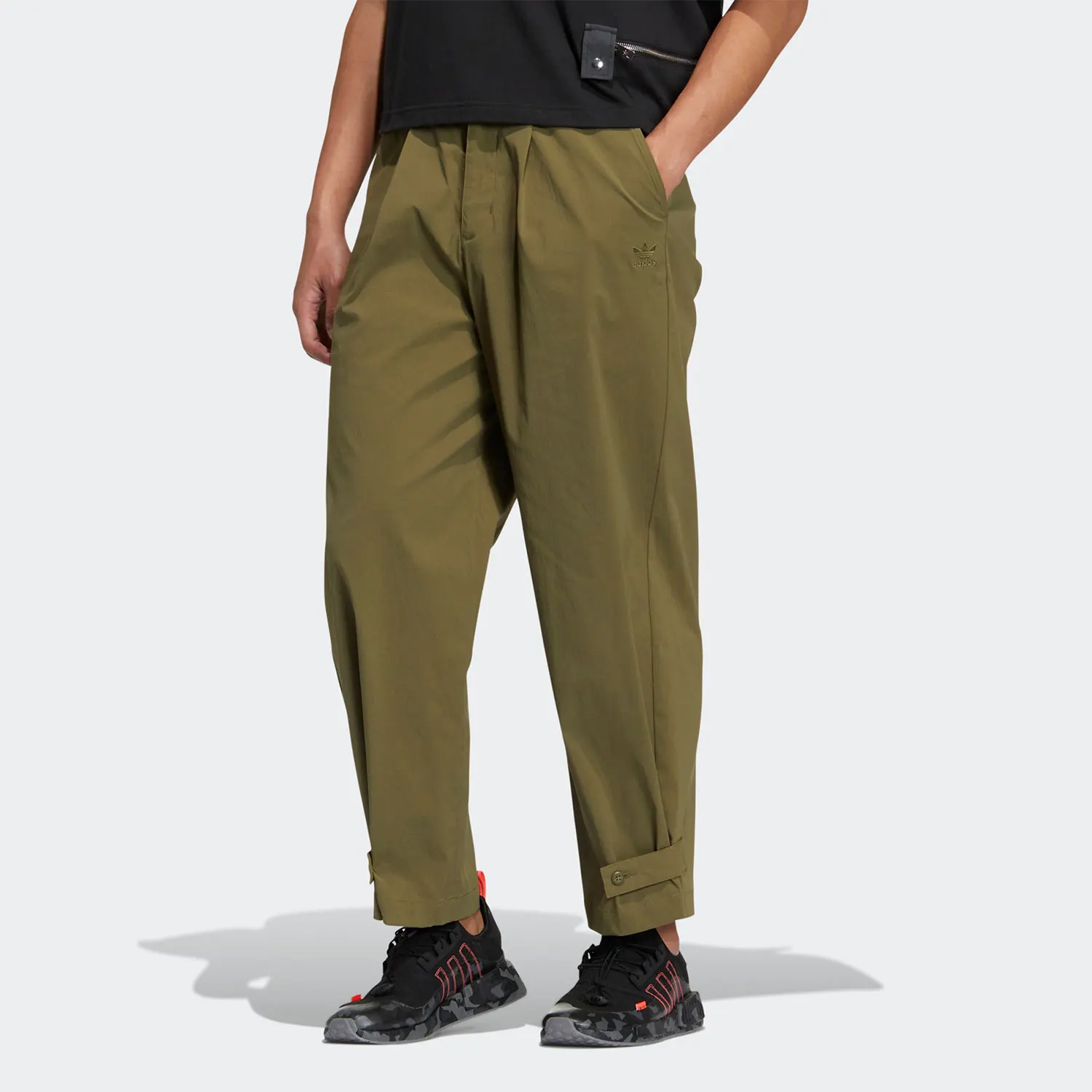 

Adidas Genuine Superstar Men's Loose-Fit Breathable Pants HU1234