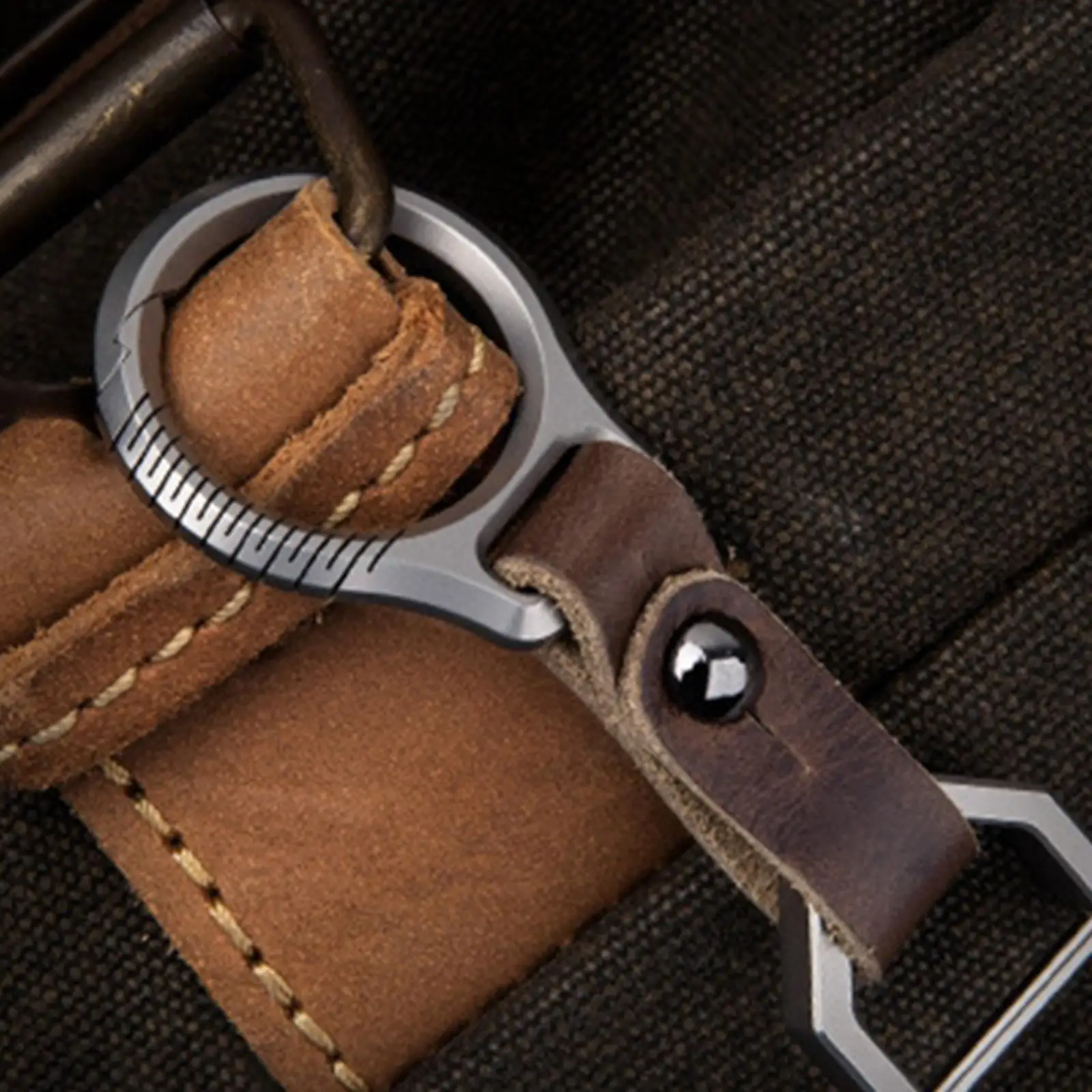 Outdoor Titanium Car Key Chain with Key Ring Hang Buckle Tool