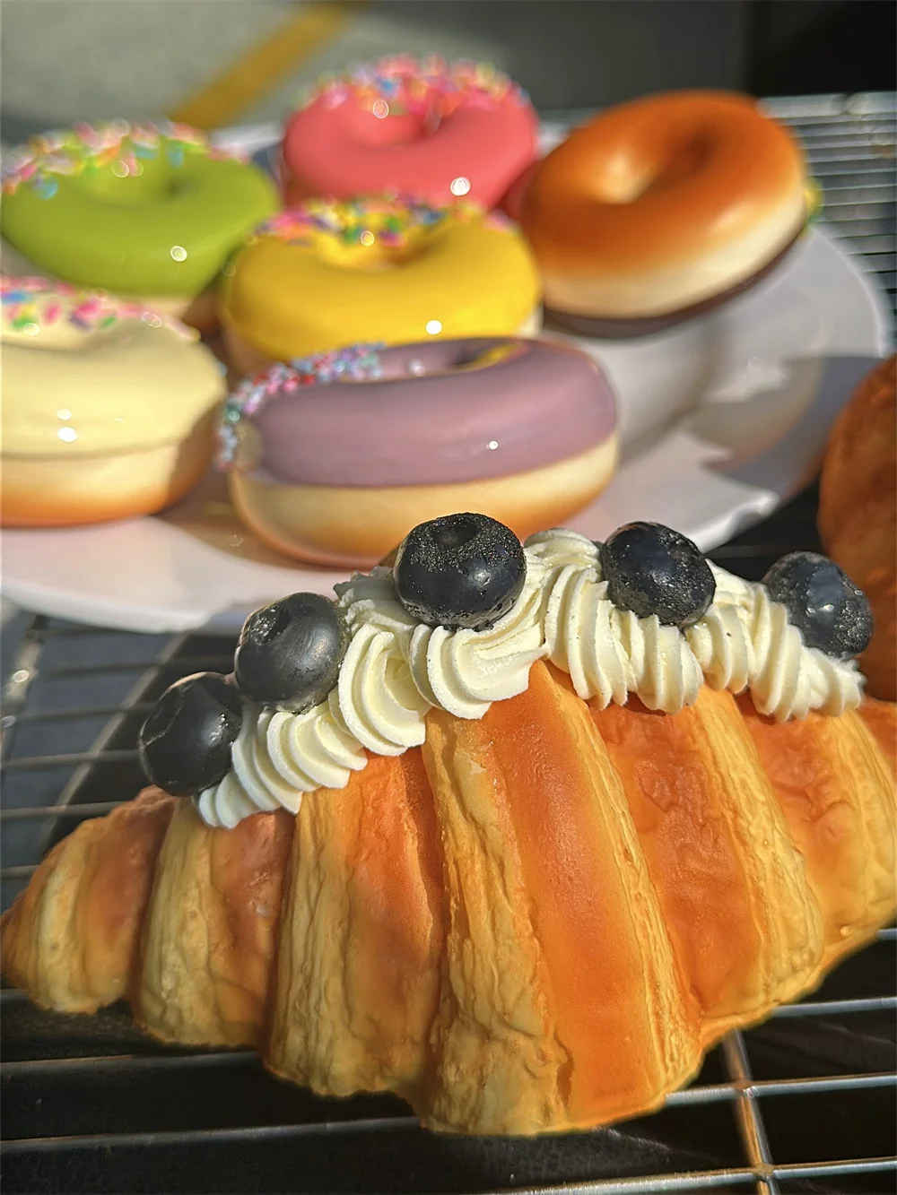 Рождественский пончик, красочный сахар, желтый, свежая еда, украшение, искусственный торт, модель хлеба, игрушка, реквизит для фотосессии, искусственные закуски, декор окна