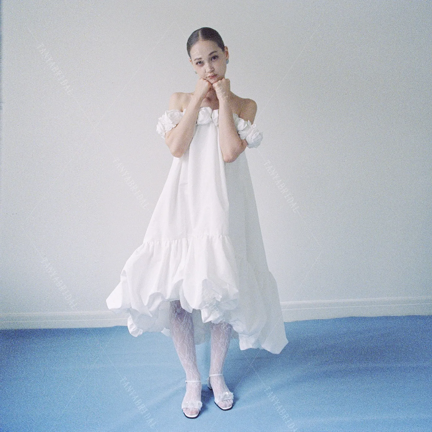 خمر قبالة الكتف فستان الزفاف التفتا مع زهور ثلاثية الأبعاد قارب الرقبة عالية منخفضة ألف خط فستان زفاف فستان حفلة الزفاف TSWD932