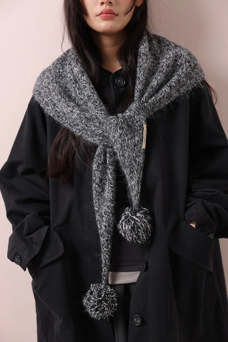 xale-triangular-de-trico-estilo-coreano-com-pom-pom-capa-de-ombro-feminina-de-inverno-macia-e-quente-poncho-de-trico-versatil-2026