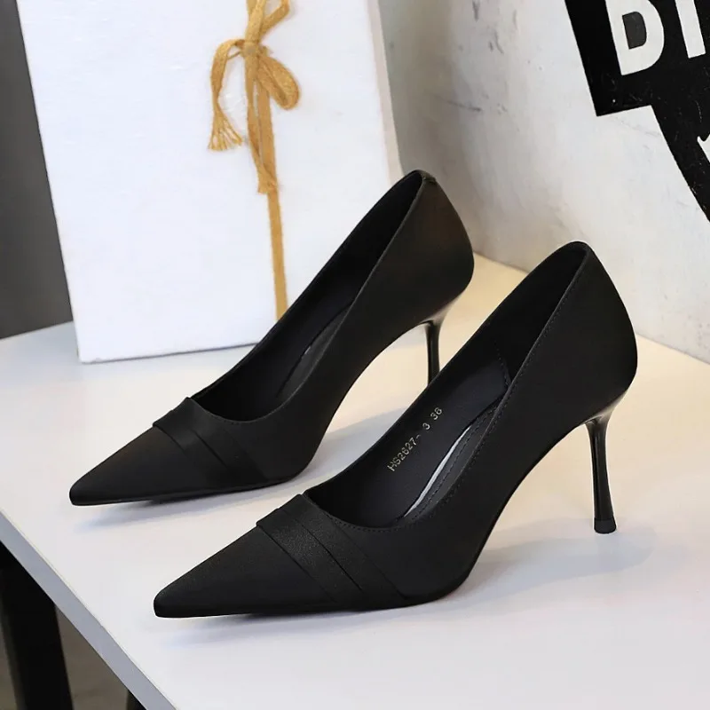 

2026 New Women's Shoes French Style Pointed Tip High Heels for Woman Elegant Shallow Casual Shoes Designer Shoes Zapatos Mujer