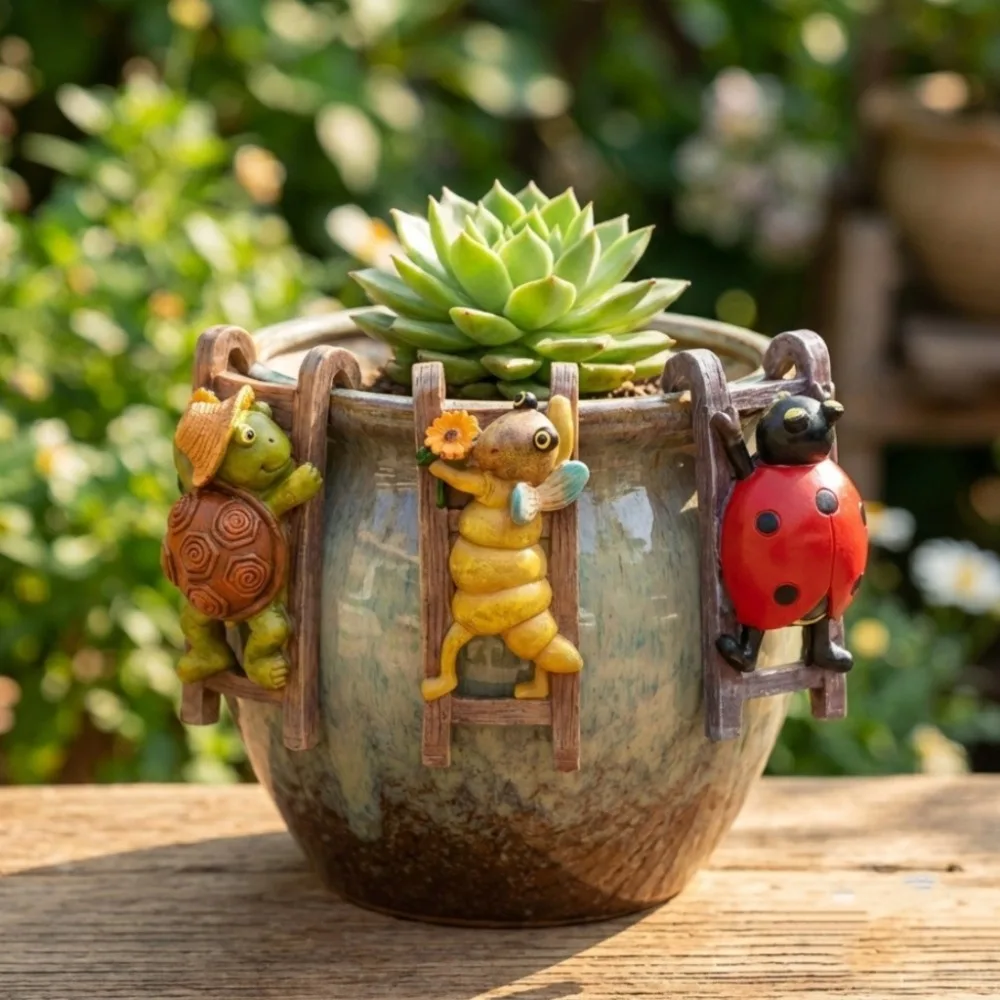 Climbing Creature Pot Hanger Playful & Playful Climbing Creature Statue Resin Pot Climber Weather Resistant for Gardeners