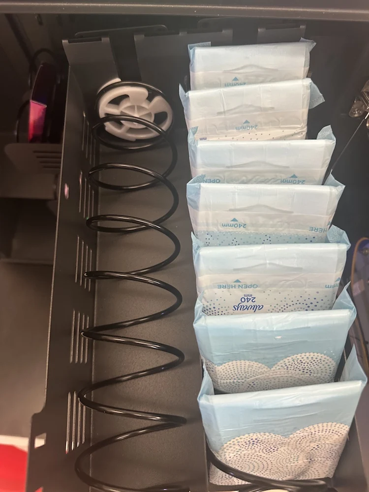 15.6 inch touch screen vending machine