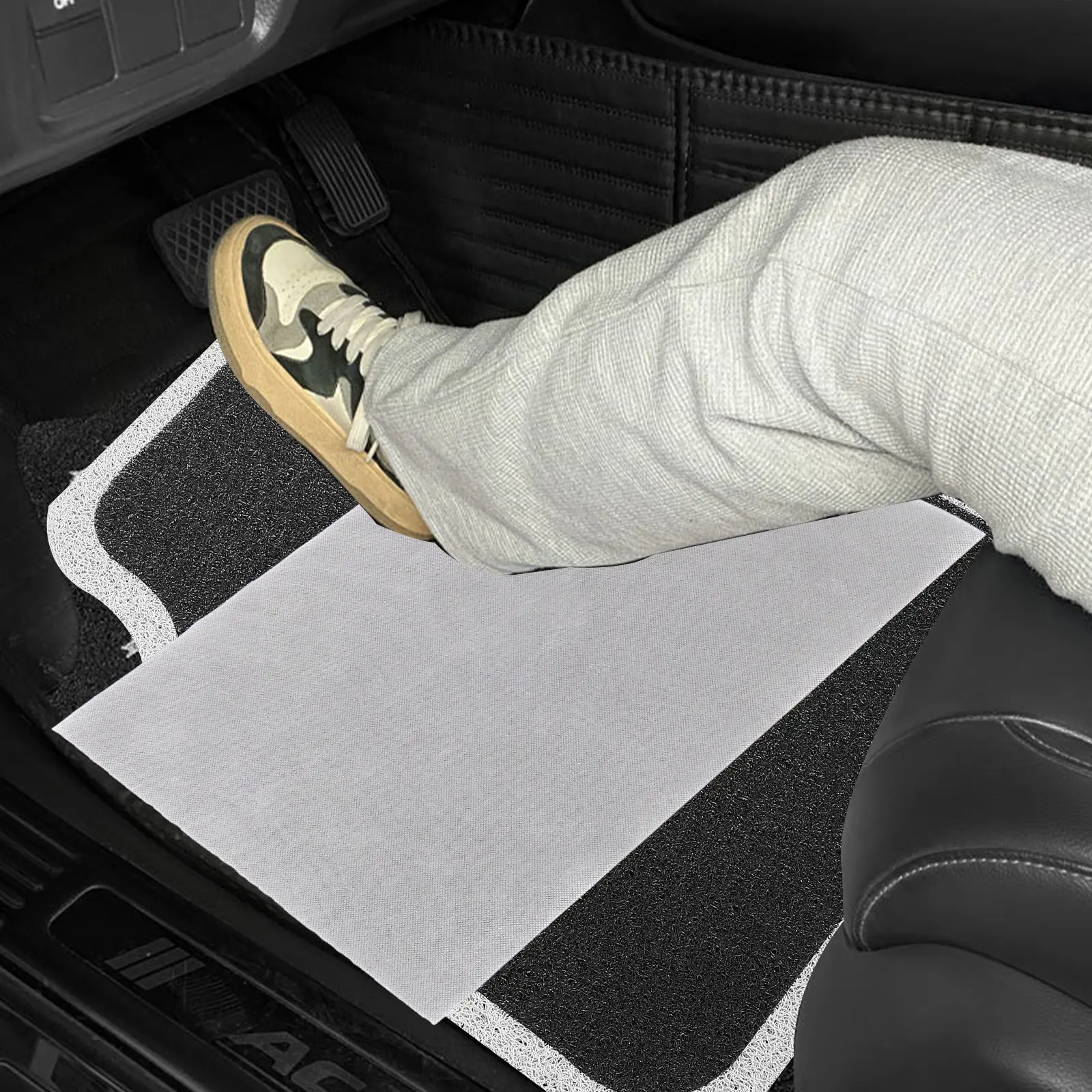 

50Pcs Disposable Car Floor Mats Nonwoven Fabric Universal Car Interior Mats with Anti-Slip Bottom for Vehicle Floor Protection