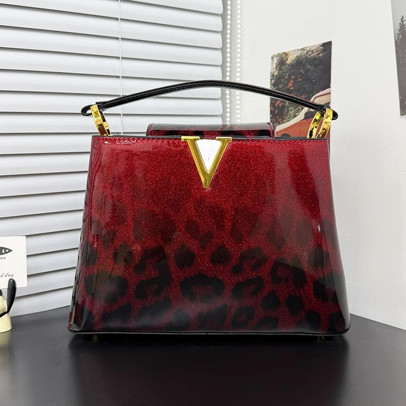 

2025 Women‘s Large Capacity Tote Bag, Genuine Leather Multi-way Shoulder Crossbody Purse, Vintage Quilted Work Bag for Office