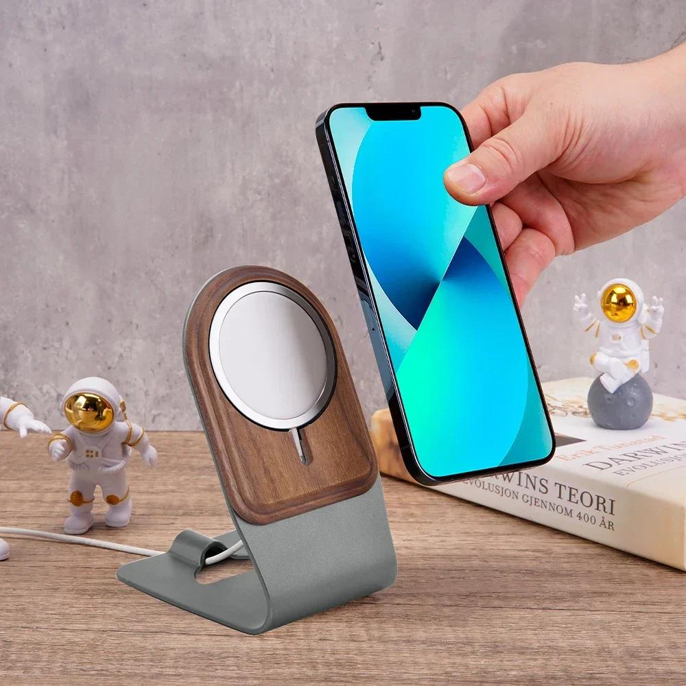 무료 맞춤형 레이저 각인 휴대폰 충전기 스탠드 호두나무 스탠드 홀더 (아이폰 16/15/14/13/12 용) - 무료 로고 나무 홀더 선물